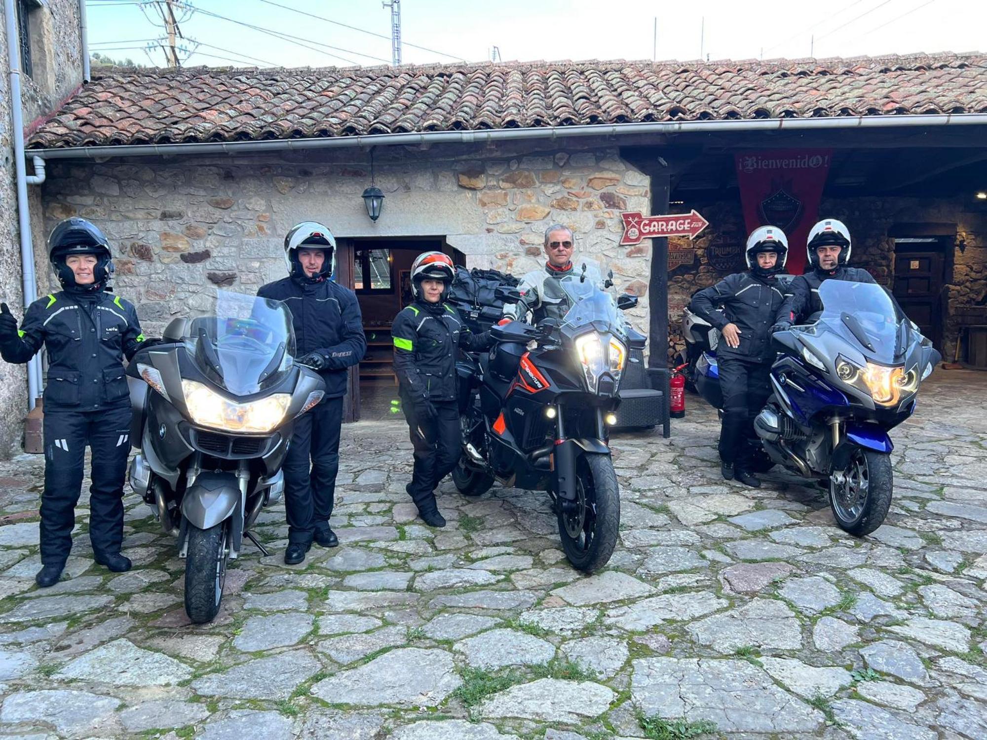 Hotel Moto-Rural "Vegalion" Las Salas Exterior foto