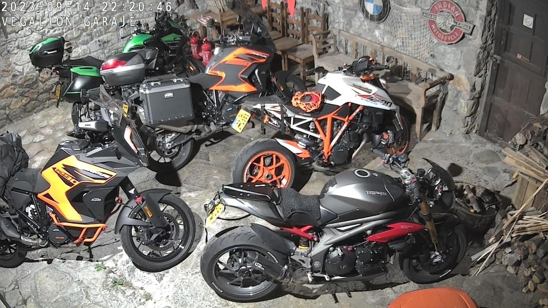 Hotel Moto-Rural "Vegalion" Las Salas Exterior foto