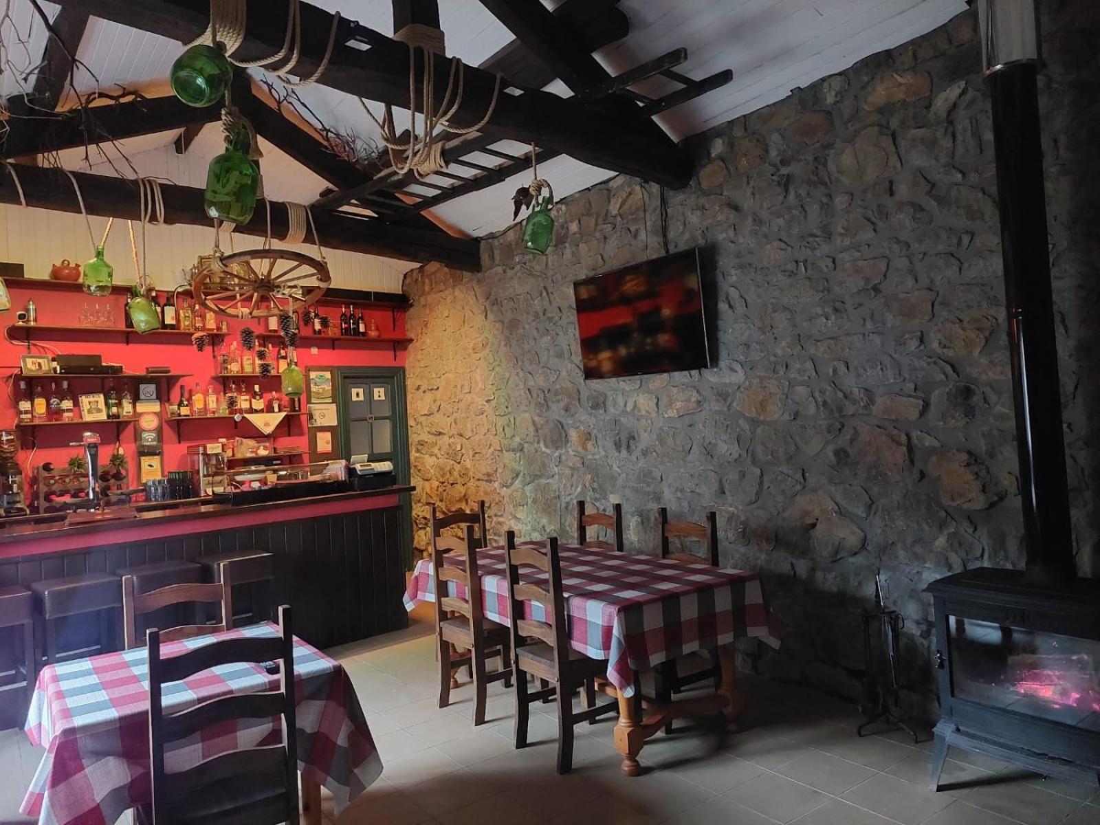 Hotel Moto-Rural "Vegalion" Las Salas Exterior foto
