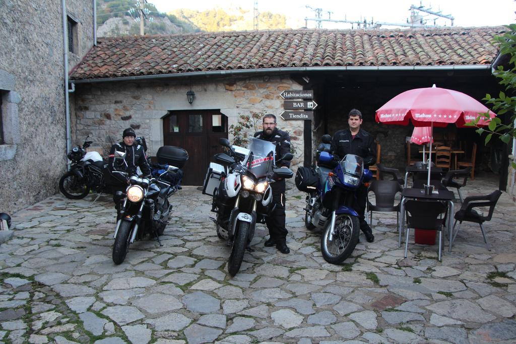 Hotel Moto-Rural "Vegalion" Las Salas Exterior foto