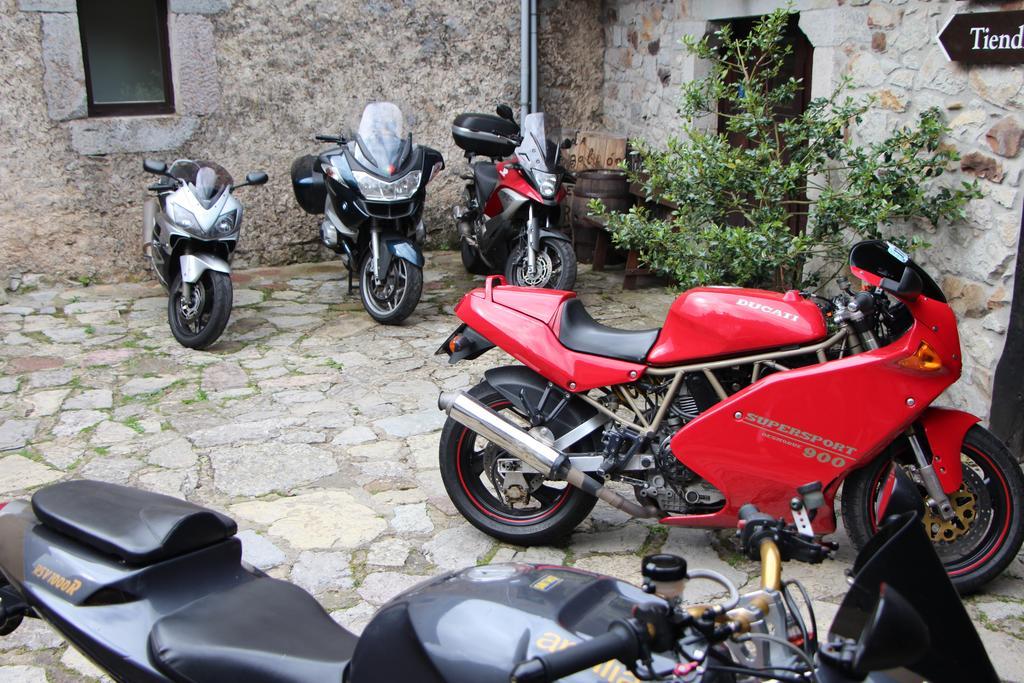 Hotel Moto-Rural "Vegalion" Las Salas Exterior foto