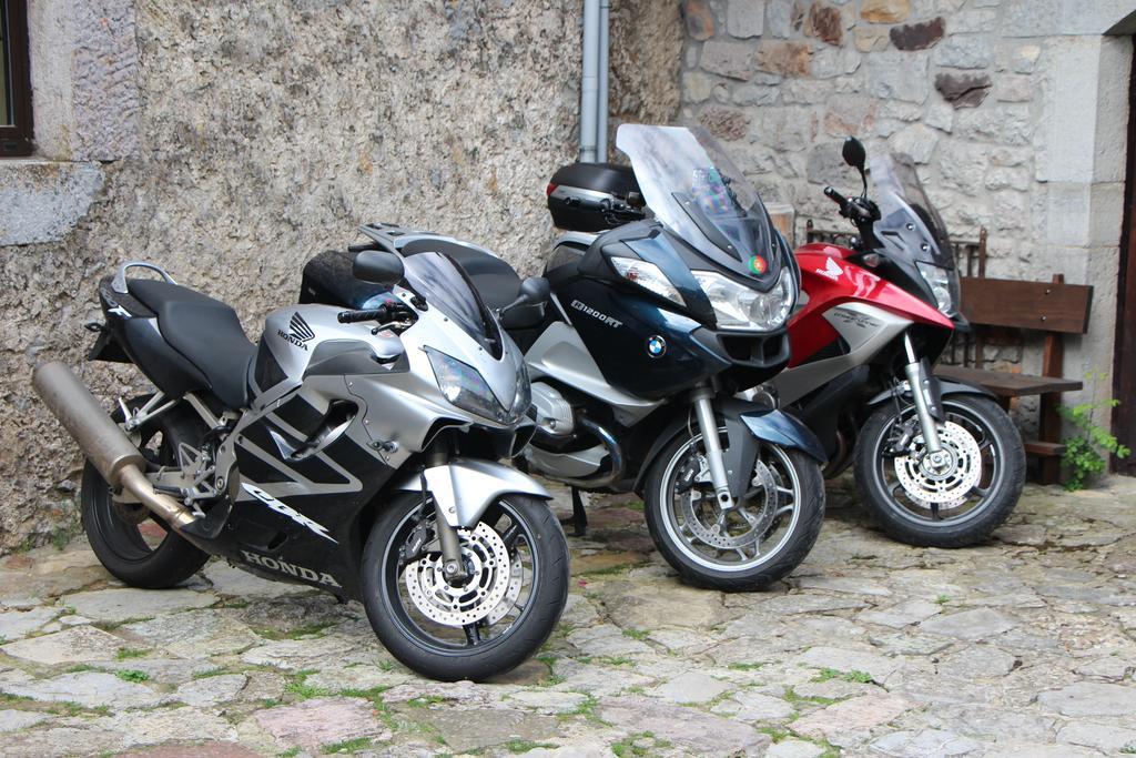 Hotel Moto-Rural "Vegalion" Las Salas Exterior foto